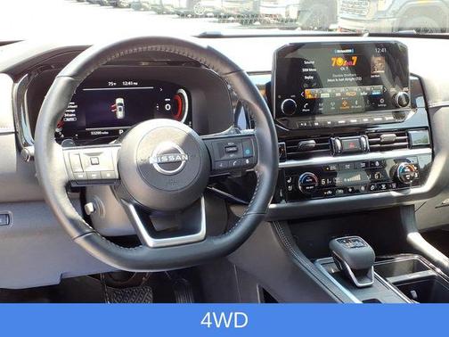 Pearl White Tricoat 2023 Nissan Pathfinder Platinum 4WD
