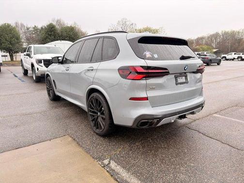 2024 BMW X5 M60i