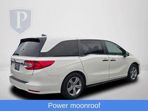 White Diamond Pearl 2018 Honda Odyssey EX-L