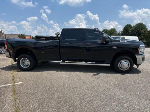 2024 RAM 3500 Tradesman Crew Cab 4x4 8' Box