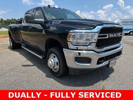 2024 RAM 3500 Tradesman Crew Cab 4x4 8' Box