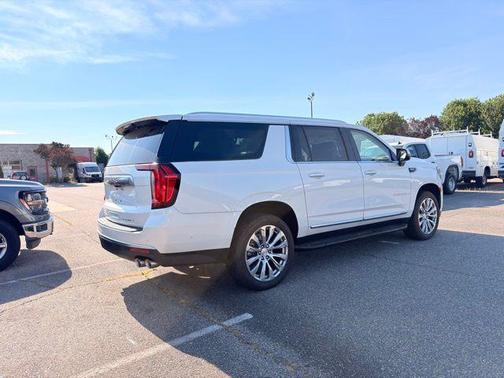 White Frost Tricoat 2024 GMC Yukon XL Denali