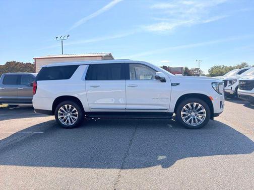 White Frost Tricoat 2024 GMC Yukon XL Denali