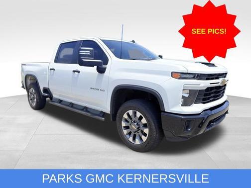 Summit White 2025 Chevrolet Silverado 2500 Custom