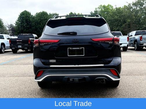 Midnight Black Metallic 2021 Toyota Highlander XSE