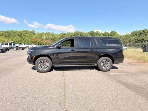 Black 2026 Chevrolet Suburban Z71, 4WD