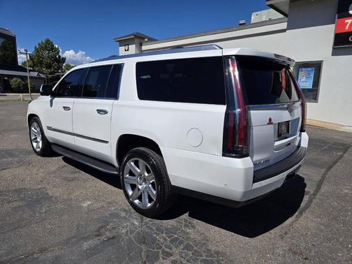 2018 Cadillac Escalade ESV Luxury