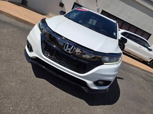 Platinum White Pearl 2021 Honda HR-V AWD Sport