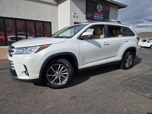 Blizzard Pearl 2019 Toyota Highlander SE