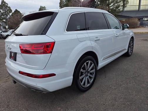 2019 Audi Q7 45 Premium Plus