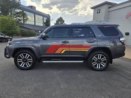 Magnetic Gray Metallic 2018 Toyota 4Runner SR5 Premium