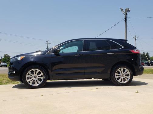 2023 Ford Edge Titanium
