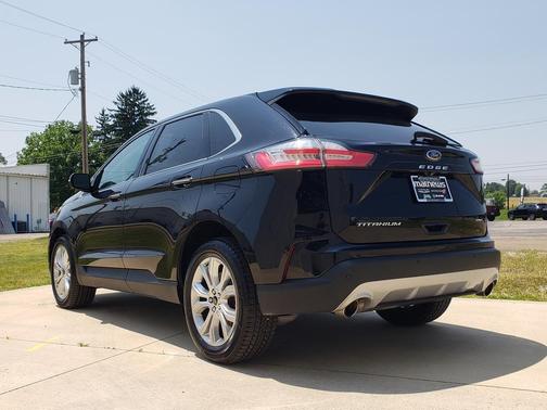 2023 Ford Edge Titanium