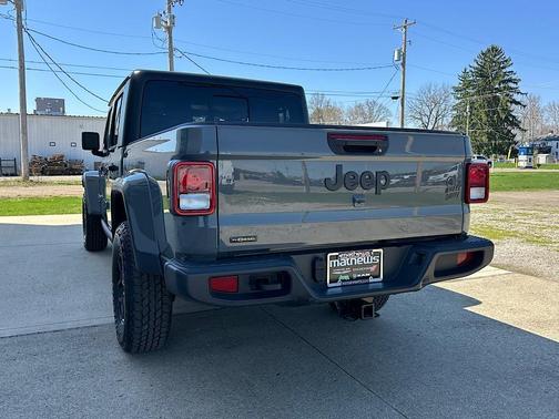 2021 Jeep Gladiator Sport