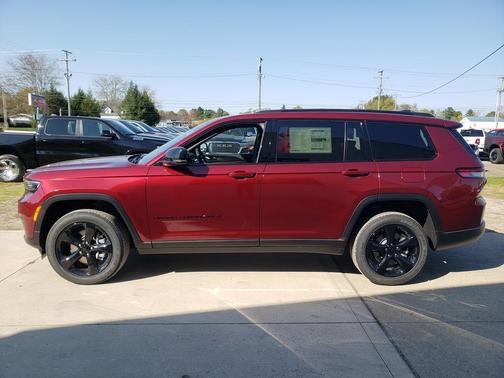 2025 Jeep Grand Cherokee L Laredo