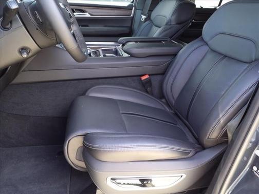 2024 Jeep Grand Wagoneer Base