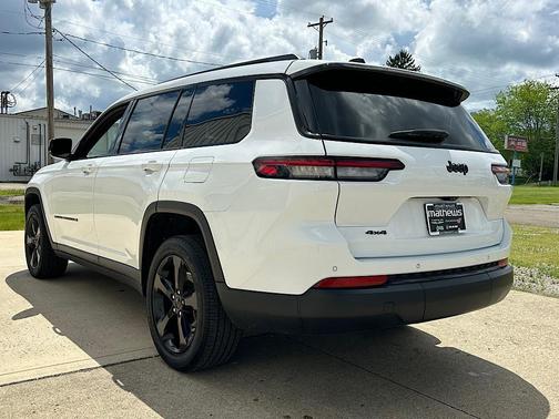 2023 Jeep Grand Cherokee L Laredo