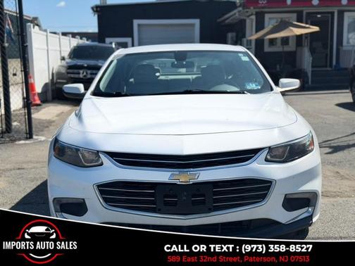 White 2016 Chevrolet Malibu 1LT