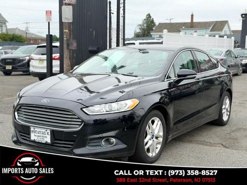 Black 2016 Ford Fusion SE
