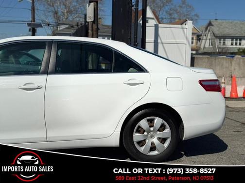 White 2009 Toyota Camry Hybrid