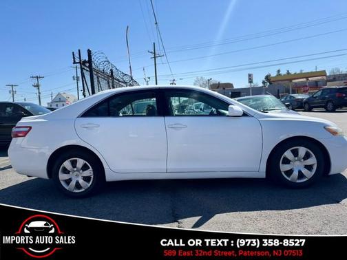 White 2009 Toyota Camry Hybrid