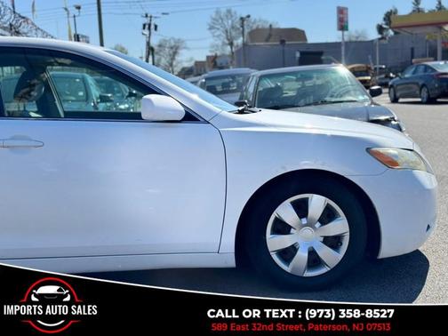 White 2009 Toyota Camry Hybrid