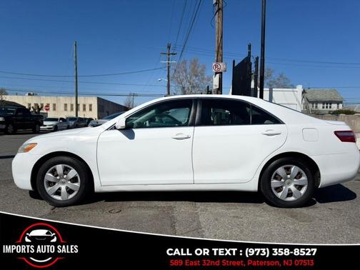 White 2009 Toyota Camry Hybrid