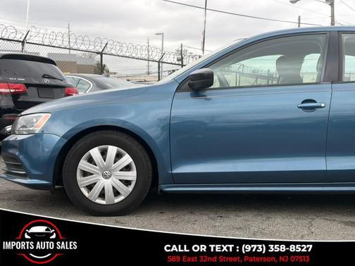 Blue 2015 Volkswagen Jetta Man S