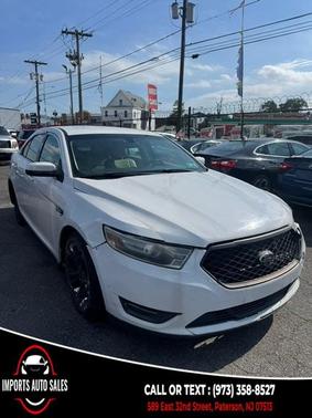 White 2013 Ford Taurus SEL