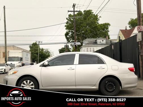 Silver 2013 Toyota Corolla LE