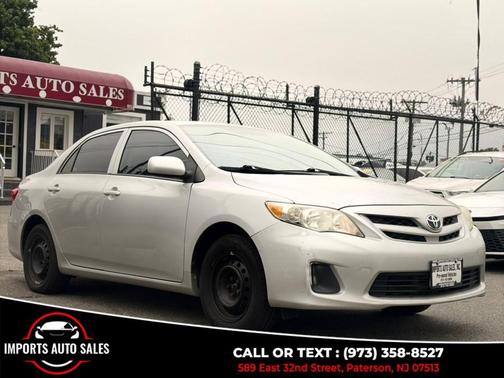 Silver 2013 Toyota Corolla LE