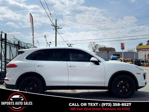 White 2016 Porsche Cayenne Base