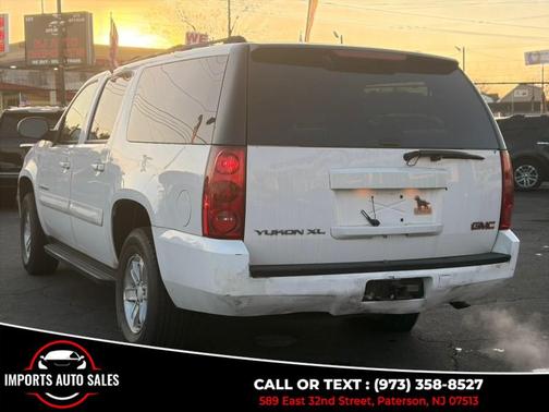 White 2007 GMC Yukon XL 1500 SLE