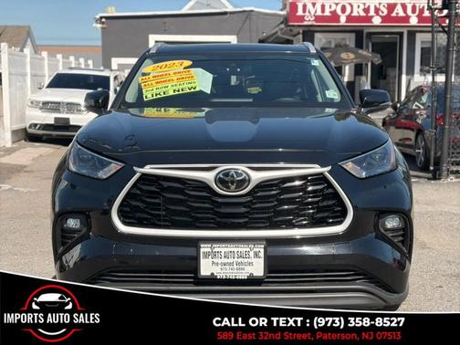 Black 2023 Toyota Highlander XLE
