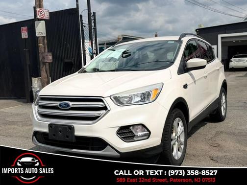 White 2018 Ford Escape SE