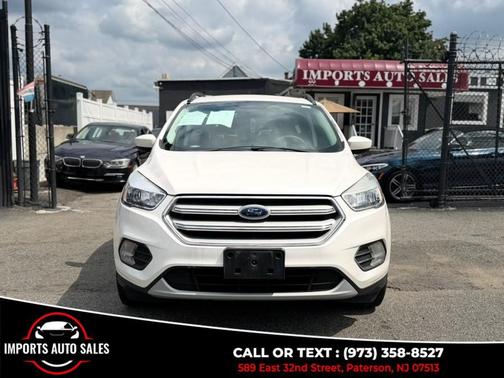White 2018 Ford Escape SE