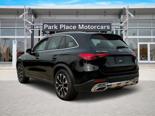 2025 Mercedes-Benz GLC 350e 