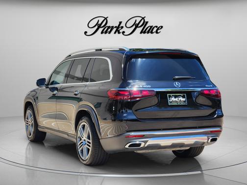 Obsidian Black Metallic 2025 Mercedes-Benz GLS 450 4MATIC