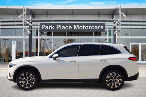2025 Mercedes-Benz GLC 350e Base