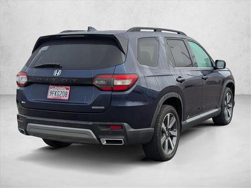 2023 Honda Pilot Touring 8-Passenger