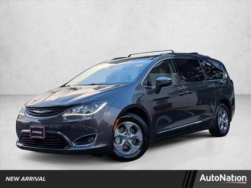 2018 Chrysler Pacifica Hybrid Limited