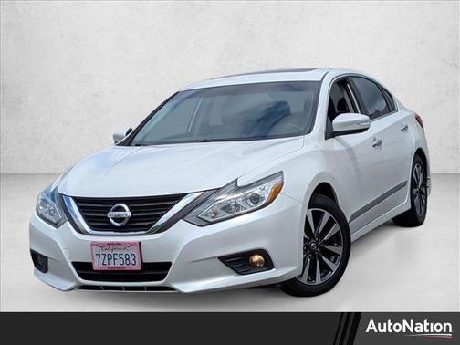 Pearl White 2016 Nissan Altima 2.5 SL