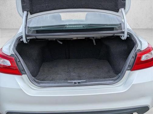 Pearl White 2016 Nissan Altima 2.5 SL