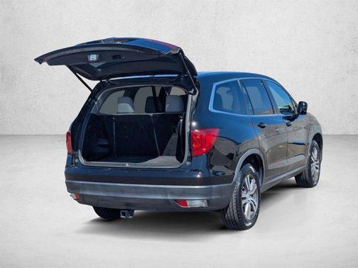 White 2017 Honda Pilot EX-L