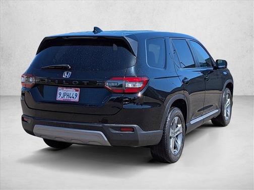 Crystal Black Pearl 2024 Honda Pilot EX-L
