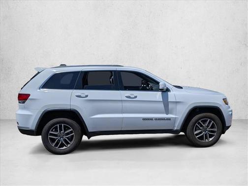Bright White Clearcoat 2020 Jeep Grand Cherokee Laredo