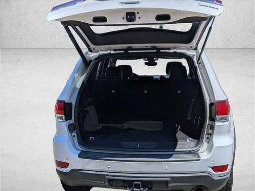 Bright White Clearcoat 2020 Jeep Grand Cherokee Laredo