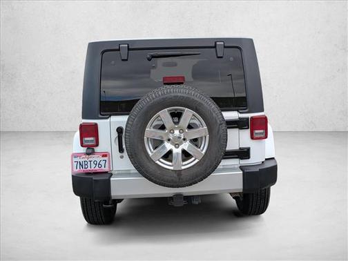 Bright White Clearcoat 2015 Jeep Wrangler Unlimited Sahara