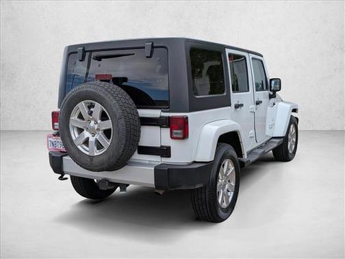 Bright White Clearcoat 2015 Jeep Wrangler Unlimited Sahara