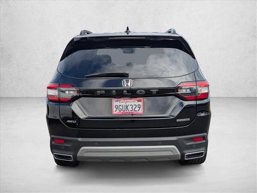 2023 Honda Pilot Touring 8-Passenger